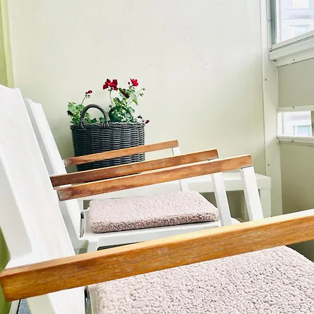 Apartment Tyylikaes Kolmio Puiston Laidalla